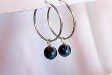 Charger l'image dans la galerie, Boucles d'oreilles Chloé LARVIKITE- Protection / Régénération