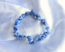 Charger l'image dans la galerie, Bracelet baroque en Aventurine Bleue – Pierres naturelles pour l’apaisement, la confiance en soi et une communication fluide
