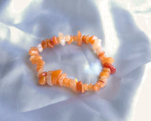 Charger l'image dans la galerie, Bracelet baroque en Aventurine Orange – Pierres naturelles pour l’énergie vitale, la joie intérieure et la créativité
