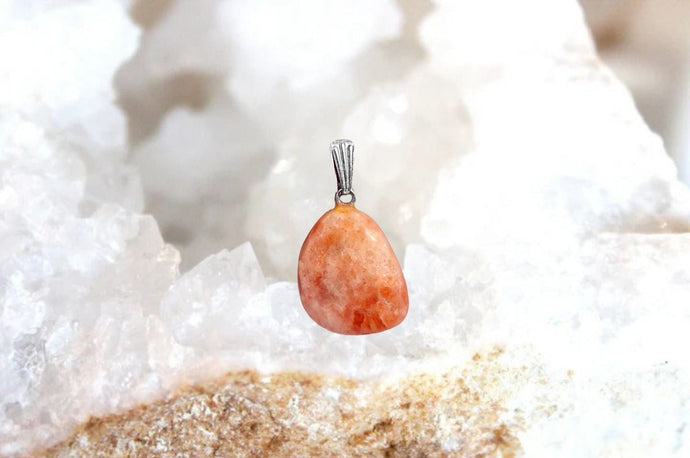 Pendentif en pierre du soleil naturelle – Collection Thalia