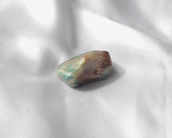 Pierre roulée en chrysocolle naturelle de 2 à 3 cm – pierre d’apaisement profond, de communication fluide et de guérison émotionnelle, idéale pour calmer le mental et équilibrer les émotions