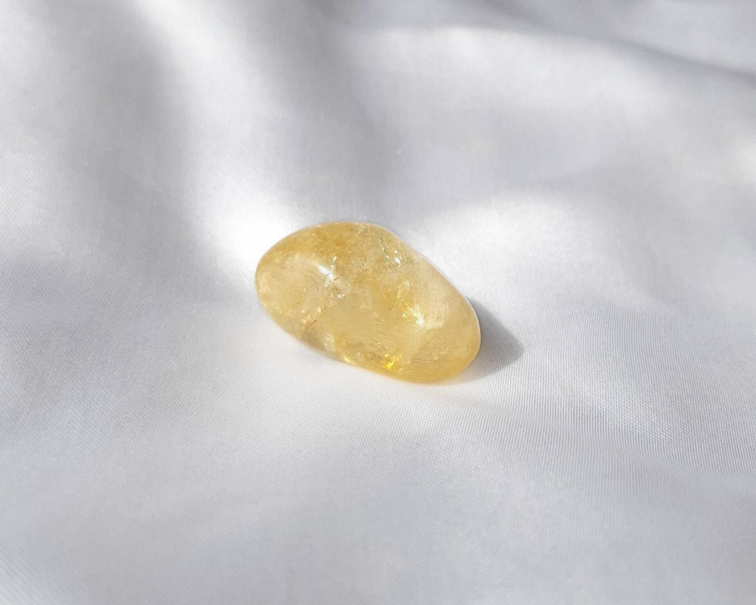 Pierre roulée en citrine chauffée naturelle de 2 à 3 cm – pierre d’abondance, de confiance en soi et d’optimisme, idéale pour attirer la réussite et cultiver la joie intérieure