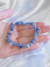 Charger et lire la vidéo dans la visionneuse de la Galerie, Vidéo du bracelet baroque en Aventurine Bleue – Présentation du bijou, de ses vertus apaisantes et de son rendu porté
