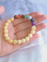 Charger et lire la vidéo dans la visionneuse de la Galerie, Bracelet Harmonie Sacrée – 7 Chakras &amp; Jade Jaune | Équilibre, Lumière &amp; Abondance
