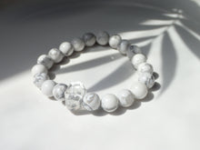 Charger l'image dans la galerie, Bracelet Howlite et Cristal de Roche - Lithothérapie, Calme et Harmonie
