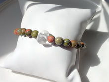 Charger l'image dans la galerie, Bracelet Jaspe Unakite et Cristal de Roche - Lithothérapie, Équilibre et Guérison Mademoiselle Moana
