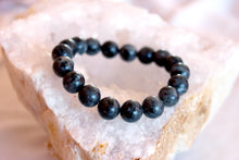 Charger l&#39;image dans la galerie, Bracelet Larvikite – Intuition Protection Spirituelle sur geode
