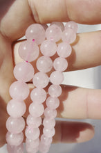 Charger et lire la vidéo dans la visionneuse de la Galerie, bracelet en quartz rose naturel video
