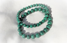 Charger l'image dans la galerie, Deux Bracelet Malachite Transformation Protection emotionnelle Mademoiselle Moana
